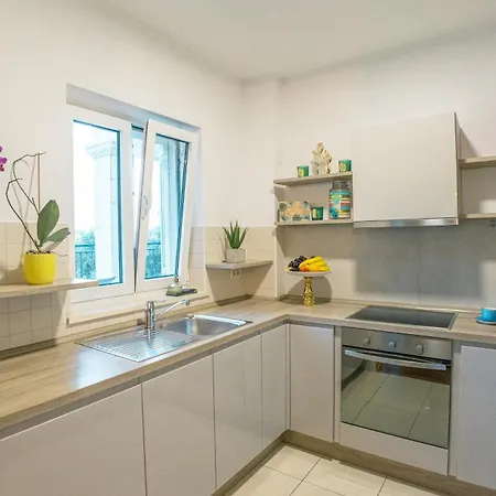 Apartment Paradise With Seaview Terrace And Garage *